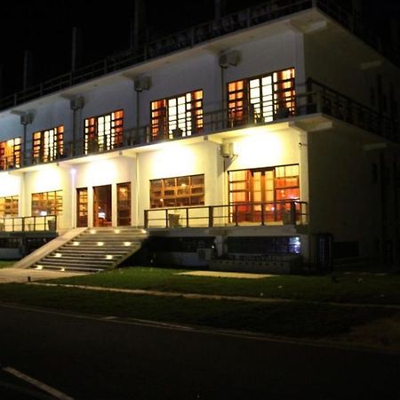Rise & Set Arugam Bay Hotel Exterior photo