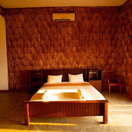 Rise & Set Arugam Bay Hotel Exterior photo