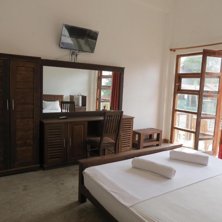Rise & Set Arugam Bay Hotel Exterior photo