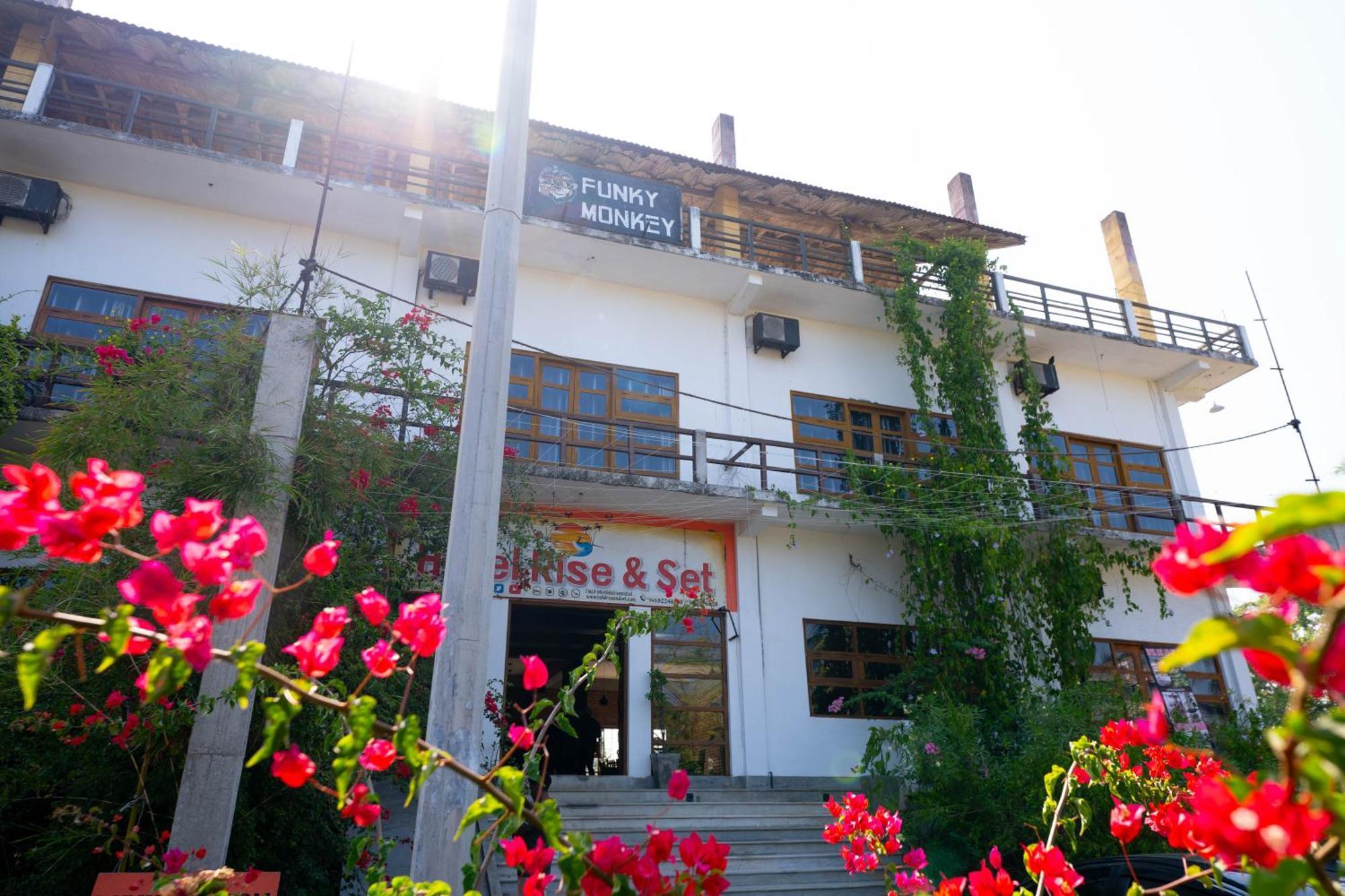 Rise & Set Arugam Bay Hotel Exterior photo