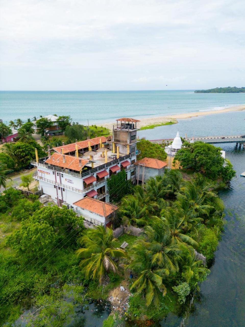 Rise & Set Arugam Bay Hotel Exterior photo